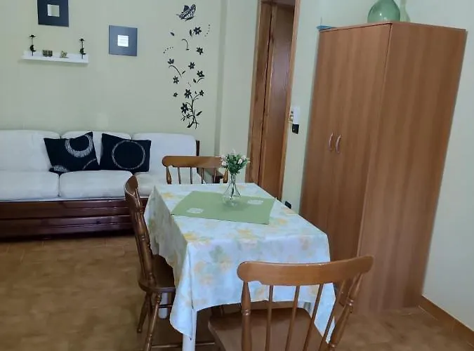 Aurora קאפו ואטיצ'אנו